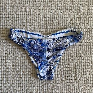 💞2/$45SALE Reversible San Lorenzo tie dye bottoms